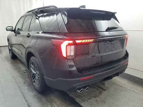 Used 2025 Ford Explorer ST AWD/4WD image 3