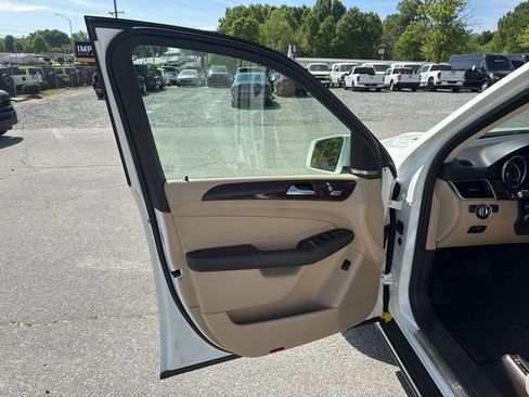 Used 2018 Mercedes-Benz GLE 350 image 25