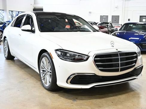 Used 2023 Mercedes-Benz S 580 4MATIC Sedan image 4