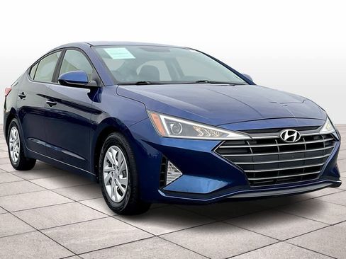 Used 2019 Hyundai Elantra SE image 2