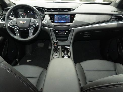 Used 2024 Cadillac XT5 Premium Luxury w/ Technology Package FWD image 23