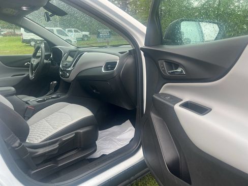 Used 2019 Chevrolet Equinox LS w/ LS Convenience Package image 25
