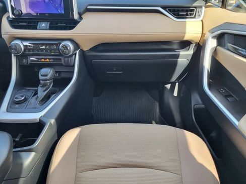 Used 2025 Toyota RAV4 LE AWD/4WD image 25