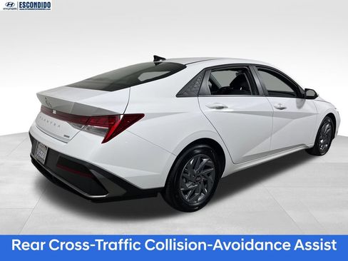 Certified 2025 Hyundai Elantra Hybrid FWD image 5