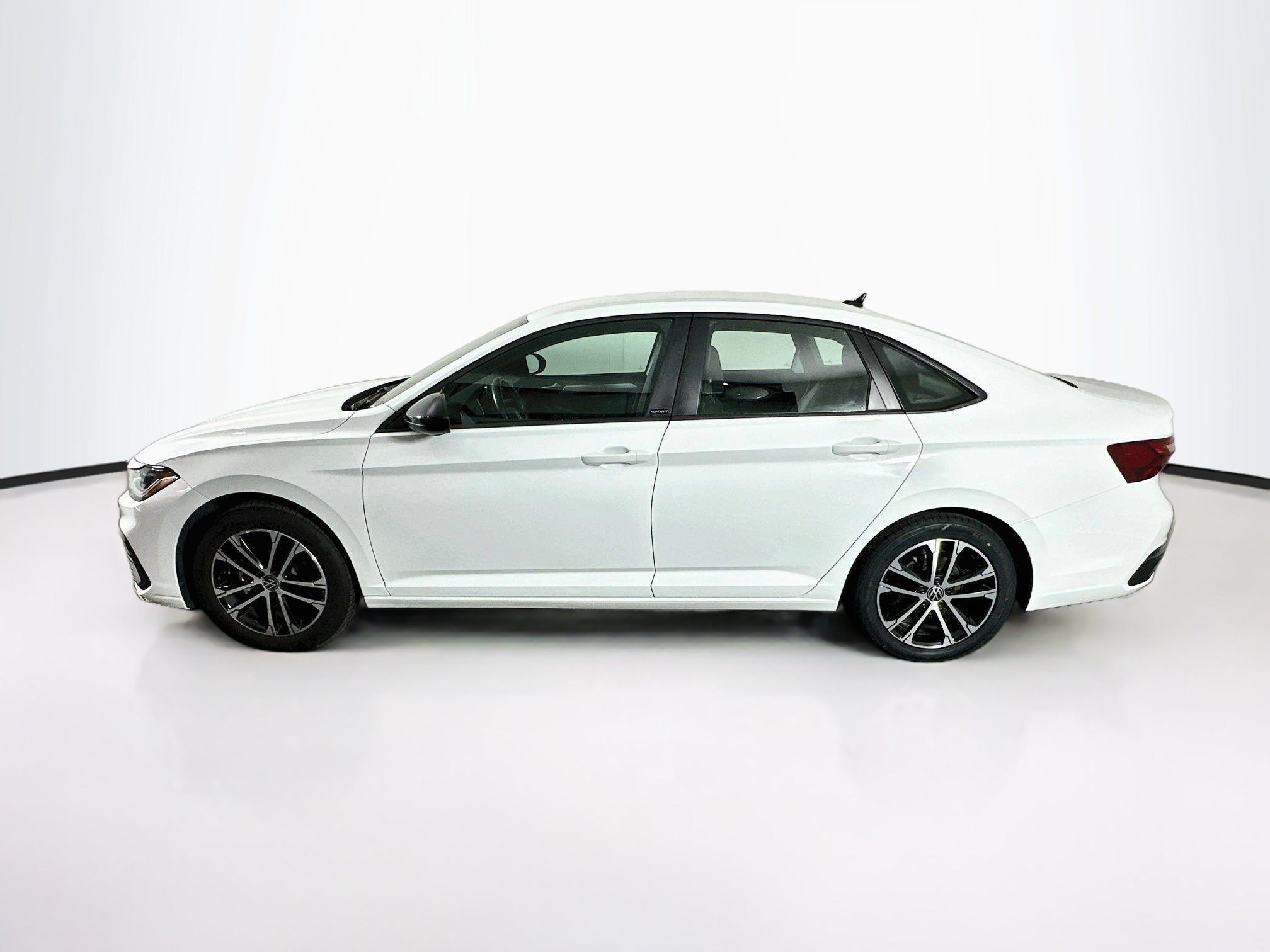 Used 2025 Volkswagen Jetta Sport FWD image 4