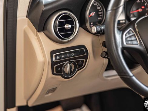 Used 2019 Mercedes-Benz GLC 300 w/ Driver Assistance Package image 24