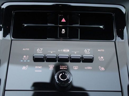 Certified 2025 Porsche Panamera image 29