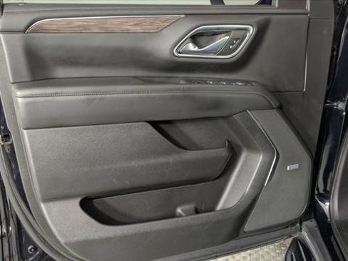 Used 2023 Chevrolet Suburban LT image 12