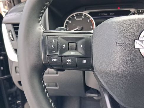 Used 2025 Nissan Rogue SV FWD image 17