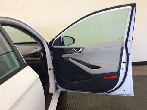 Used 2020 Hyundai Ioniq Blue FWD image 10
