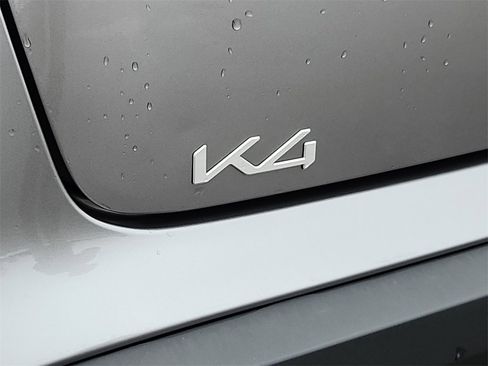 Used 2025 Kia K4 EX image 11