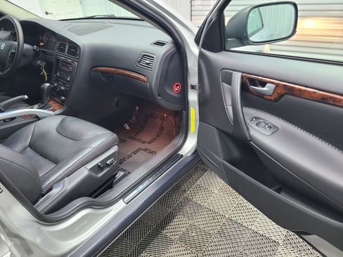 Used 2006 Volvo XC70 Ocean Race Edition AWD/4WD image 37