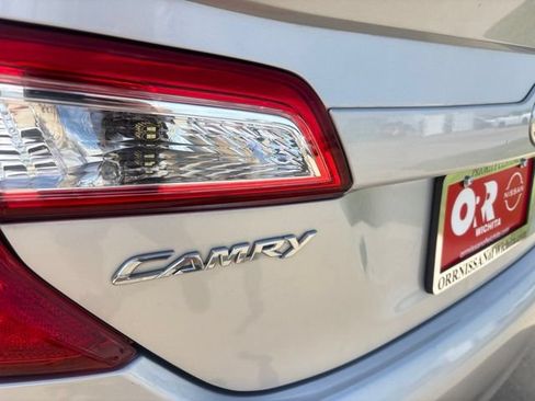 Used 2012 Toyota Camry SE FWD image 11