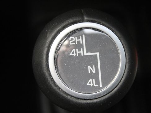 Used 2023 Jeep Wrangler Unlimited Sahara AWD/4WD image 34