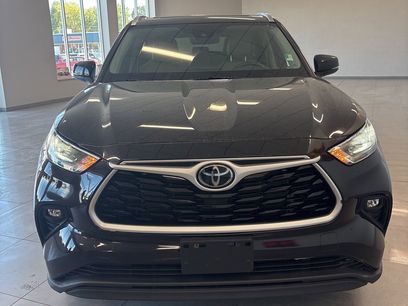 Used 2021 Toyota Highlander XLE