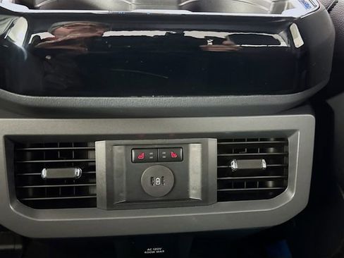 New 2026 Ford F250 Lariat w/ Black Appearance Package image 26