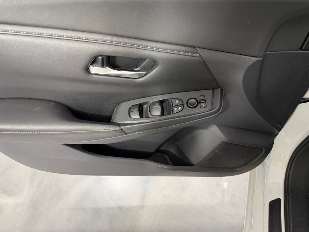 Used 2023 Nissan Sentra SV w/ All-Weather Package FWD image 9