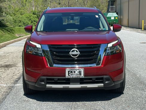 Certified 2024 Nissan Pathfinder SL AWD/4WD image 3