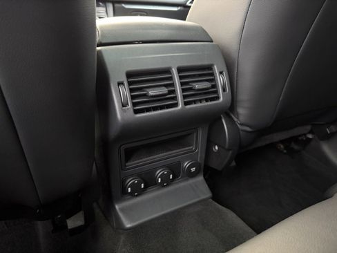 Used 2020 Jaguar F-PACE Premium image 25