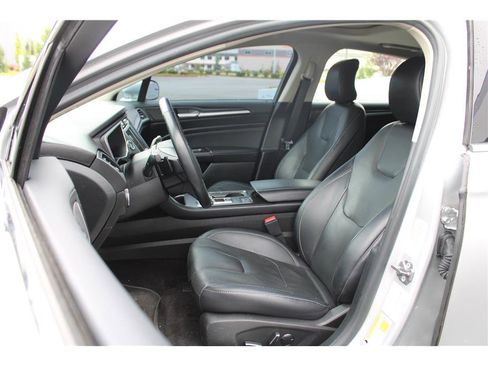 Used 2017 Ford Fusion Titanium AWD/4WD image 7