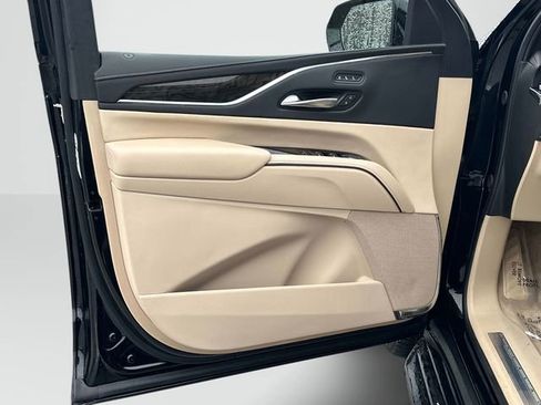 Certified 2024 Cadillac Escalade Premium Luxury image 13