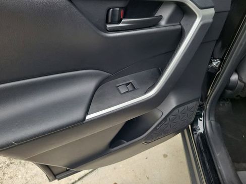 Used 2023 Toyota RAV4 LE image 10