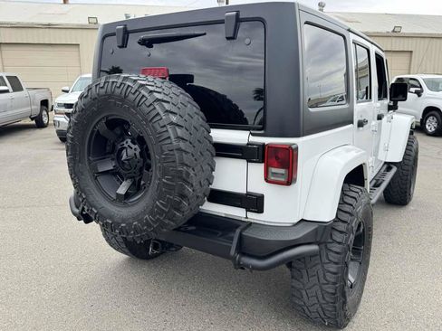 Used 2016 Jeep Wrangler Unlimited Sahara AWD/4WD image 9