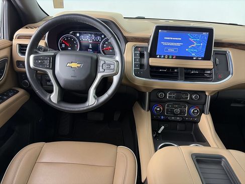 Used 2021 Chevrolet Tahoe Premier w/ Premium Package AWD/4WD image 14
