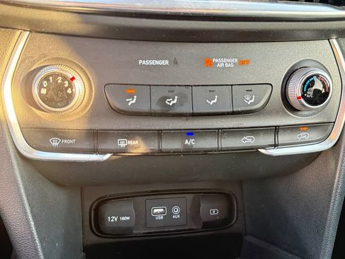 Used 2020 Hyundai Santa Fe SE AWD/4WD image 28