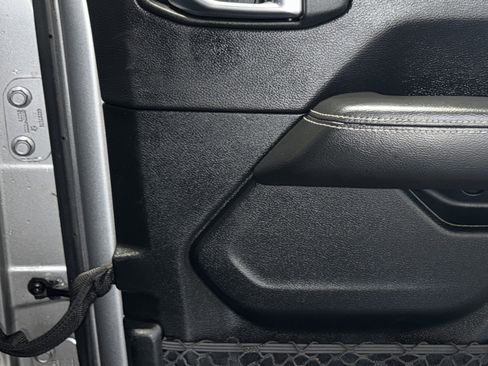 Used 2021 Jeep Wrangler Unlimited Sahara AWD/4WD image 19