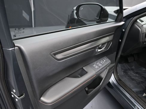 Used 2025 Honda CR-V Sport image 13