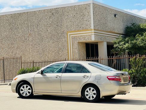 Used 2009 Toyota Camry FWD image 7