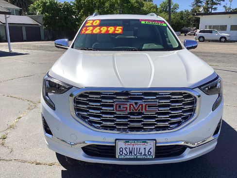 Used 2020 GMC Terrain Denali w/ Denali Premium Package AWD/4WD image 4