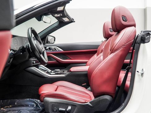 Used 2024 BMW 440i xDrive Convertible w/ Premium Package image 34