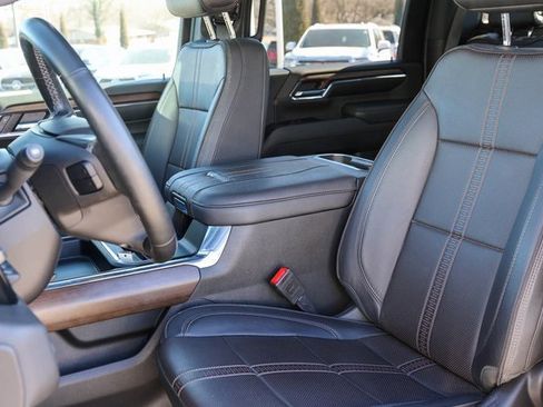 Used 2024 Chevrolet Silverado 3500 High Country w/ Technology Package image 15