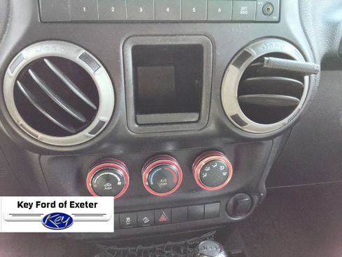 Used 2015 Jeep Wrangler Sport AWD/4WD image 23
