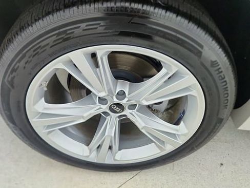 Used 2023 Audi Q8 Premium Plus w/ Premium Plus Package image 58