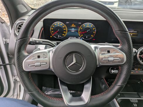 Used 2022 Mercedes-Benz GLB 35 AMG 4MATIC image 16