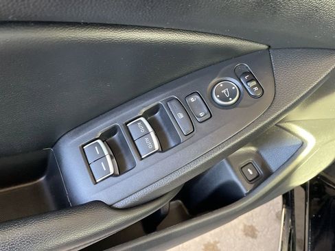 Used 2018 Honda Accord EX image 12