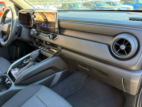 Used 2023 Chevrolet Colorado Trail Boss image 9