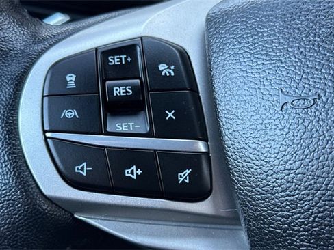 Used 2022 Ford Explorer XLT w/ Equipment Group 202A image 38