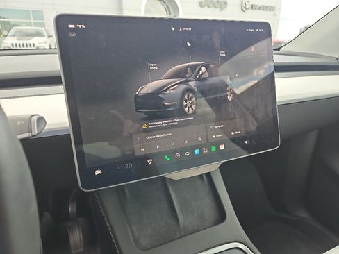 Used 2024 Tesla Model Y Long Range AWD/4WD image 12