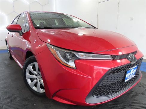 Used 2021 Toyota Corolla LE FWD image 2