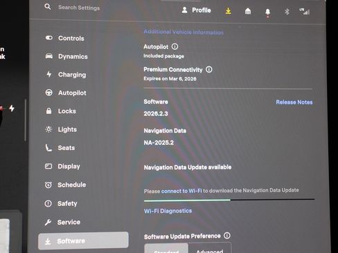 Used 2023 Tesla Model 3 Standard Range image 9