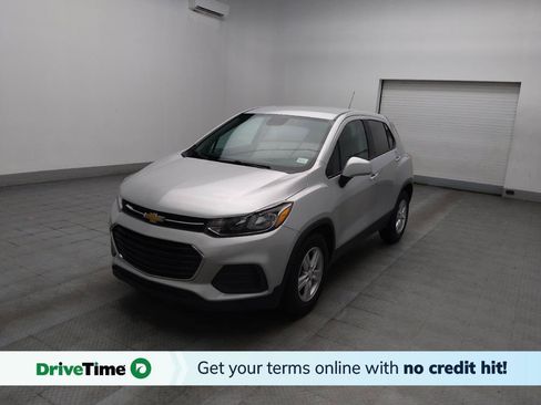 Used 2022 Chevrolet Trax LS w/ Tint and Cruise Package FWD image 1