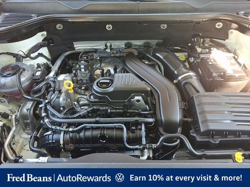 Certified 2023 Volkswagen Taos SE w/ Black Wheel Package FWD image 33