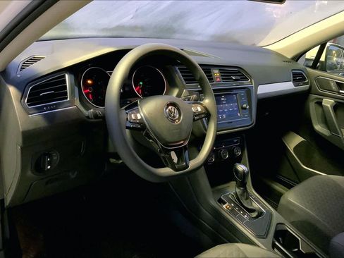 Used 2018 Volkswagen Tiguan S image 17