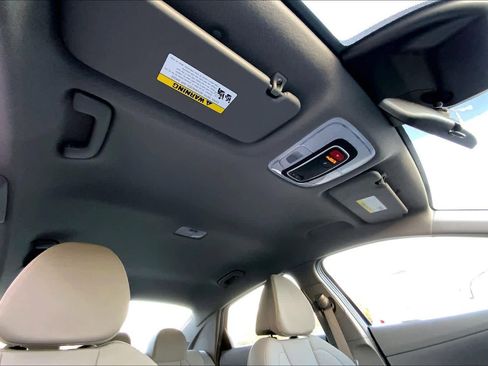 Used 2024 Hyundai Elantra SEL image 14