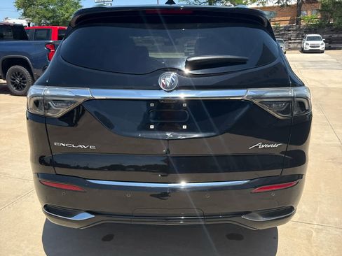Used 2023 Buick Enclave Avenir image 7