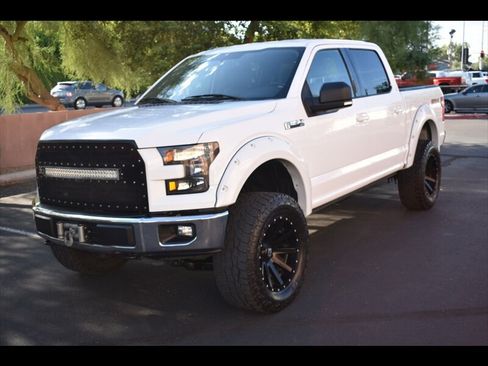 Used 2015 Ford F150 XLT w/ Equipment Group 301A Mid AWD/4WD image 4